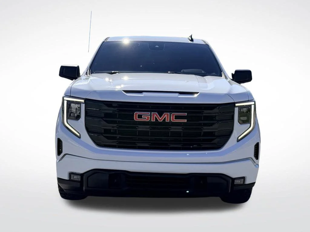 Used 2023 White GMC Elevation image 9