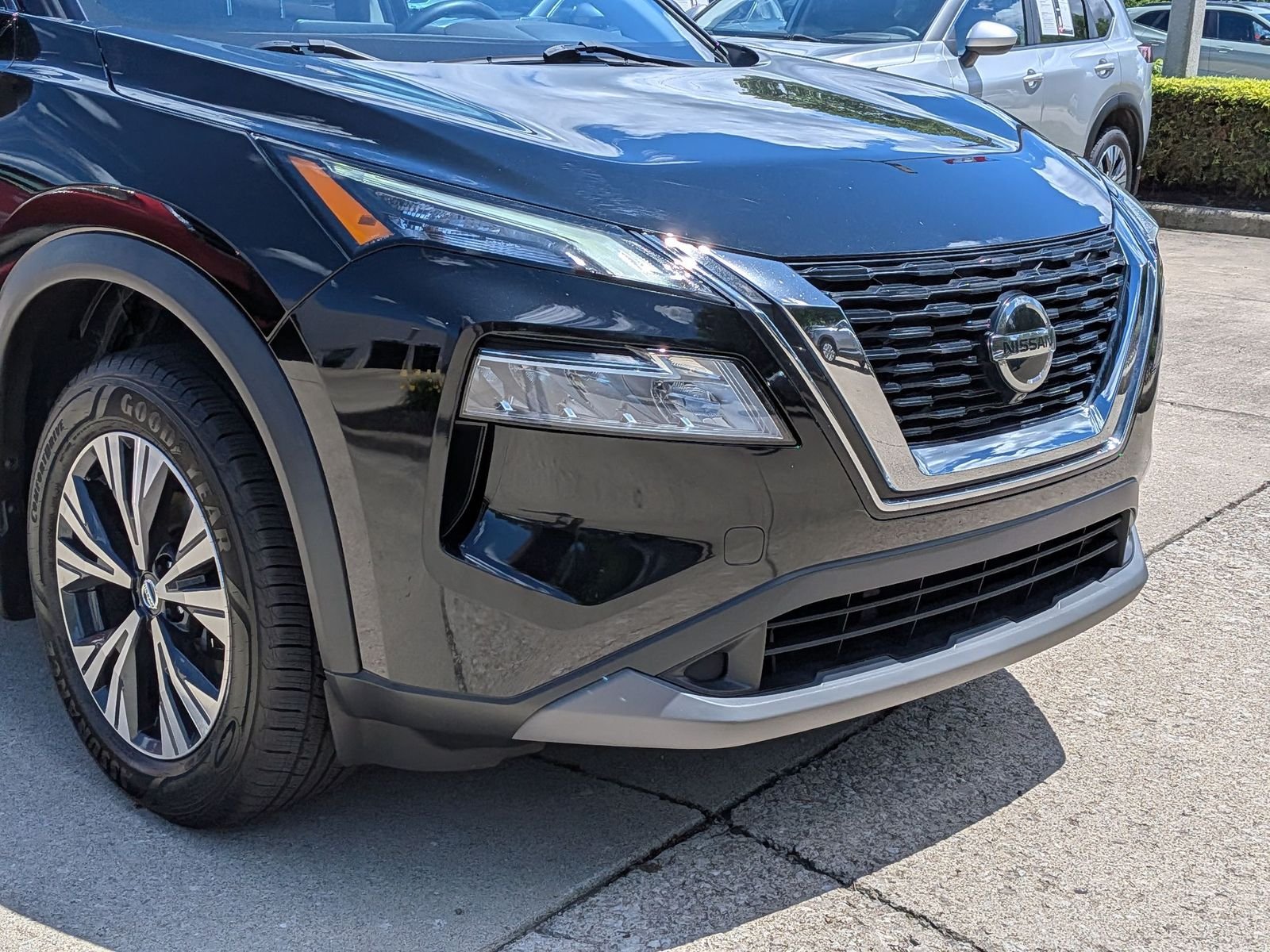 Certified Used 2021 Super Black Nissan SV image 37