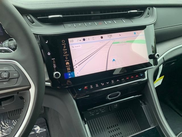 New 2026 Silver Zynith Jeep Altitude image 18