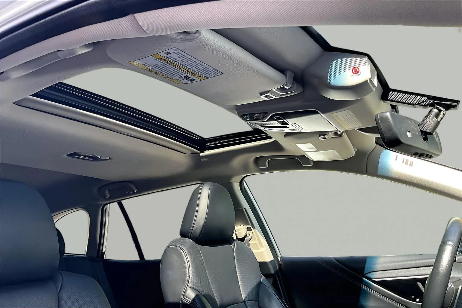 Used 2022 Crystal White Pearl Subaru Limited image 14