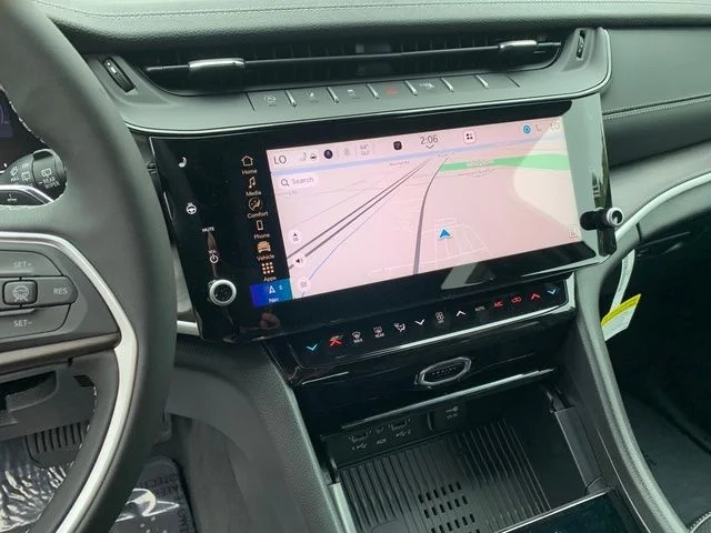 New 2026 Silver Zynith Jeep Altitude image 18