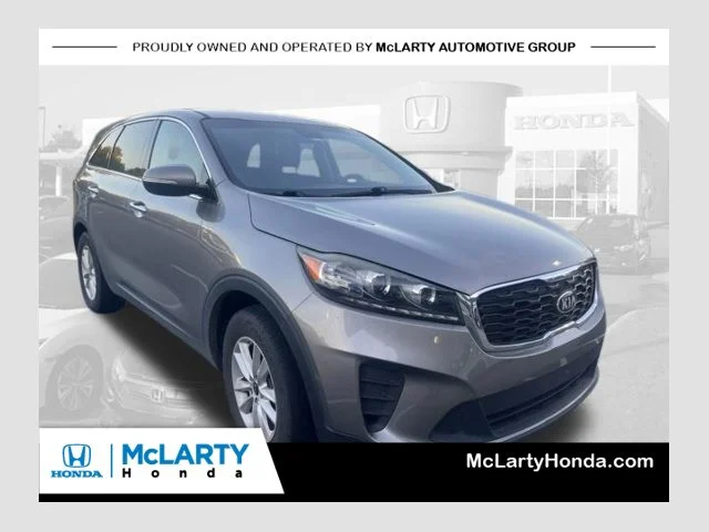 Used 2019 Titanium Silver Kia L image 1