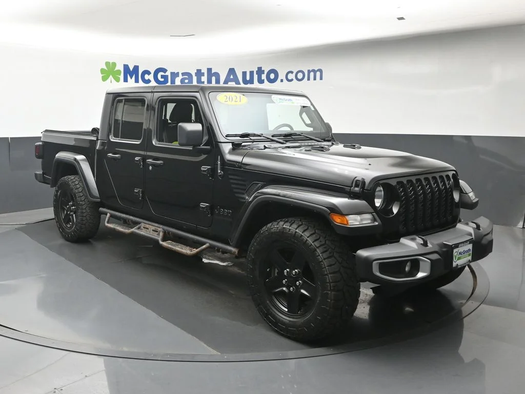 Used 2021 Black Jeep Sport image 3