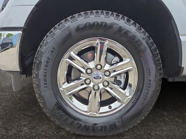Used 2025 Silver Ford XLT image 14