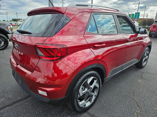 Used 2024 Red Hyundai SEL image 8