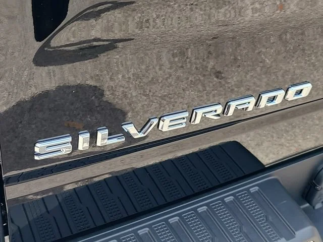 New 2026 Black Chevrolet LT image 32
