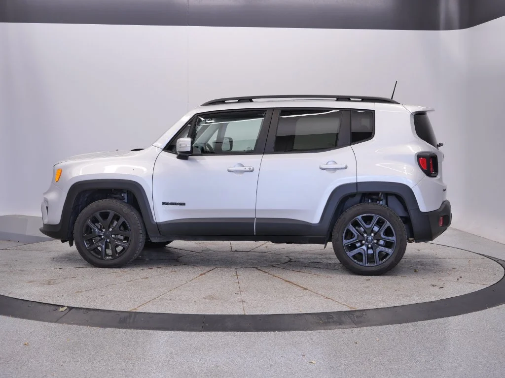 Certified Used 2019 Silver Jeep Latitude image 2