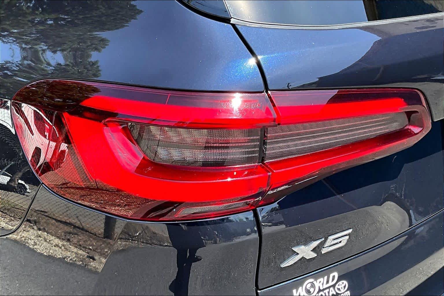 Used 2023 Carbon Black Metallic BMW sDrive40i image 29