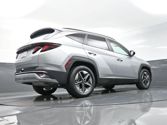 Used 2025 Silver Hyundai SEL image 37
