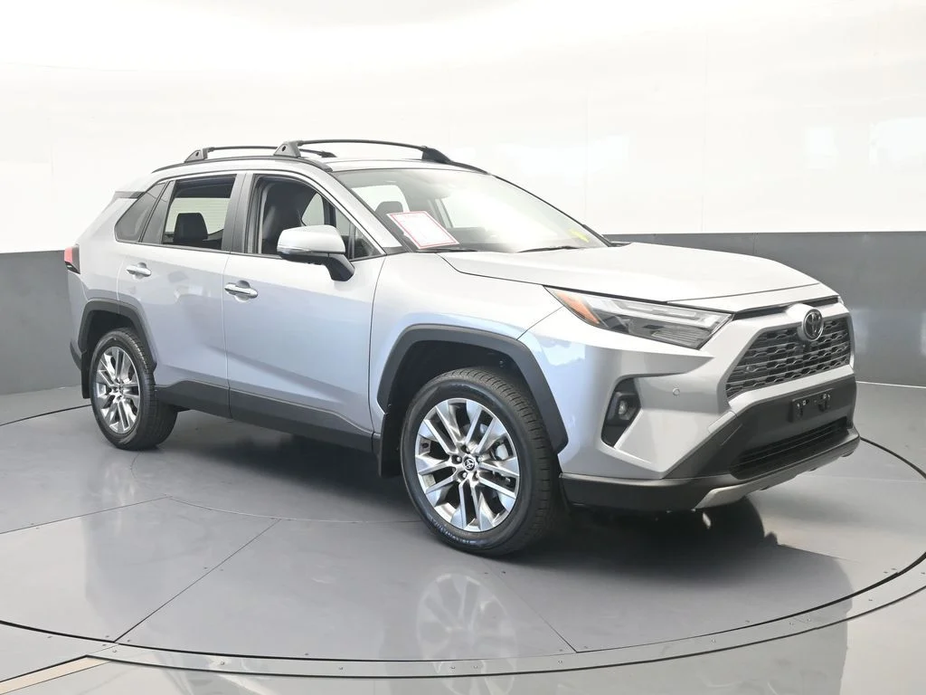 Used 2025 Silver Sky Metallic Toyota Limited image 7
