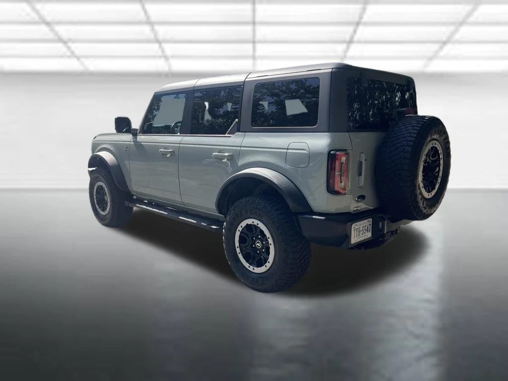 Used 2022 Green Ford Outer Banks image 3