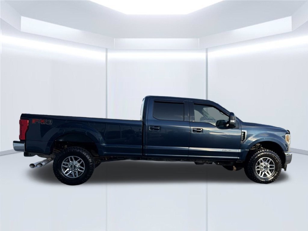 Used 2019 Blue Ford Lariat image 8
