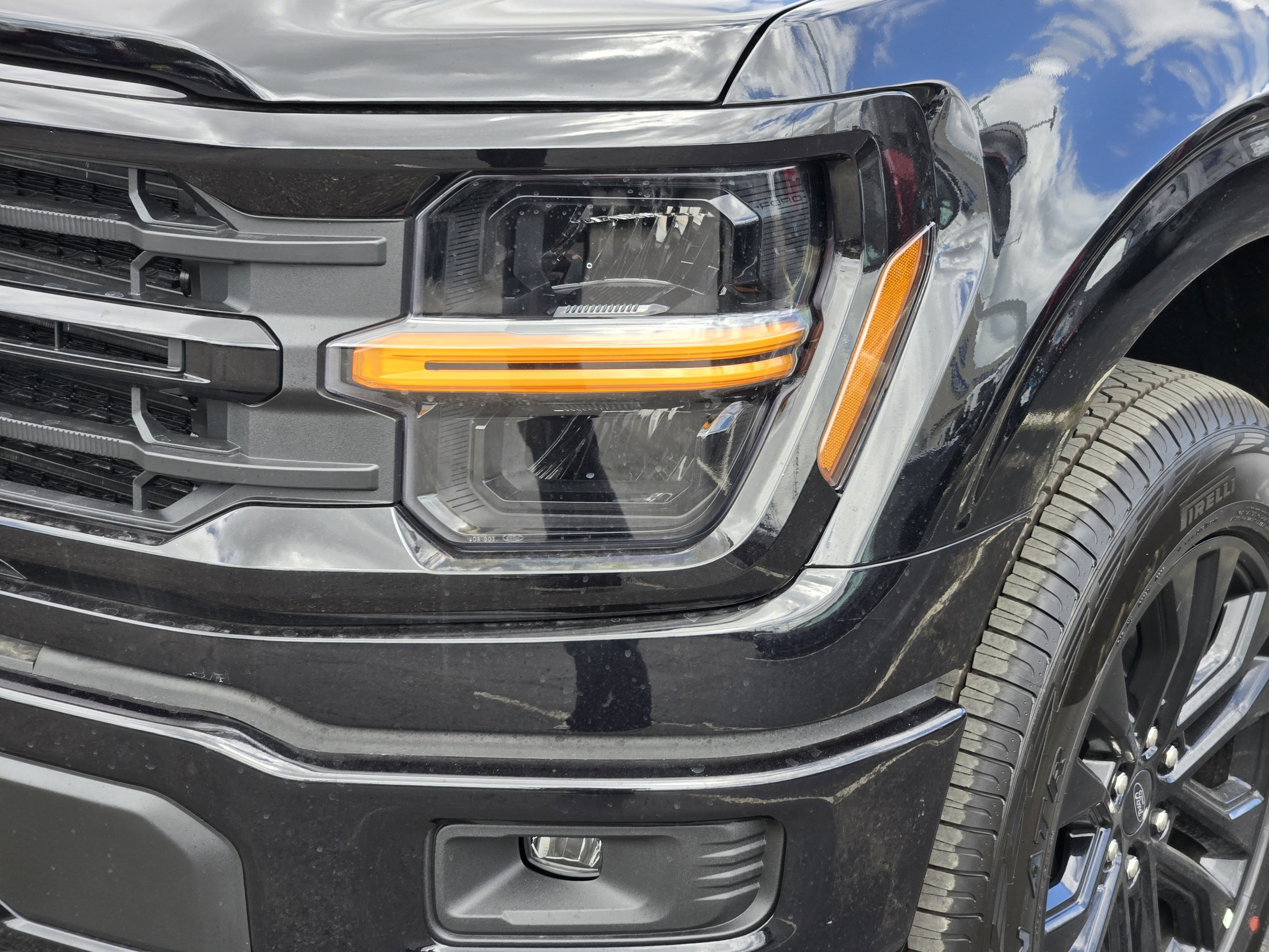 New 2026 Agate Black Metallic Ford XLT image 5