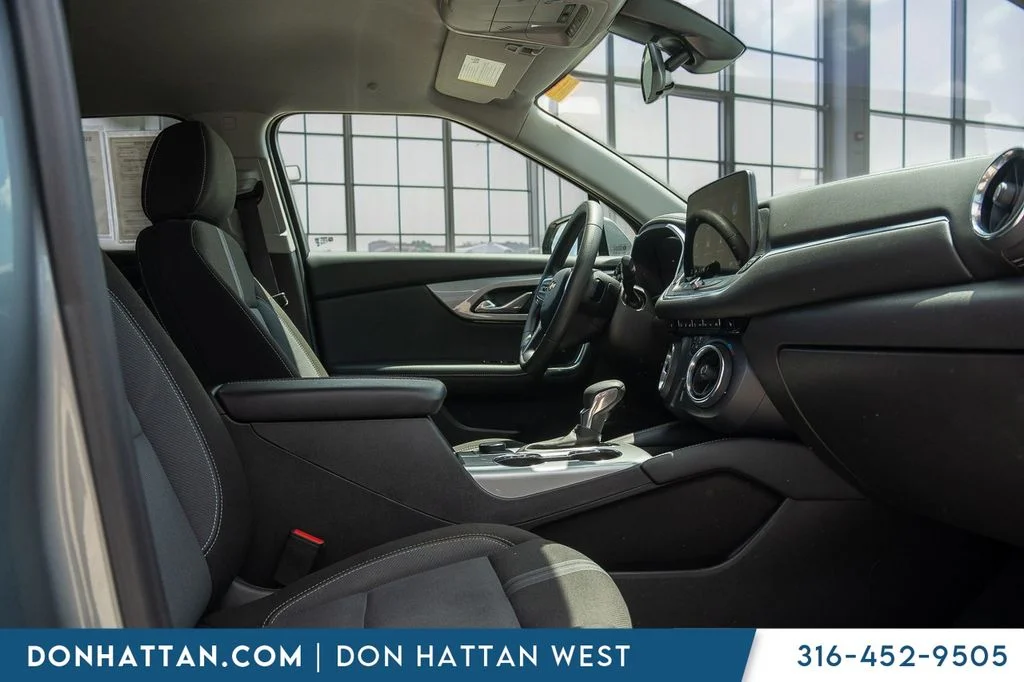 Used 2025 Gray Chevrolet LT image 28