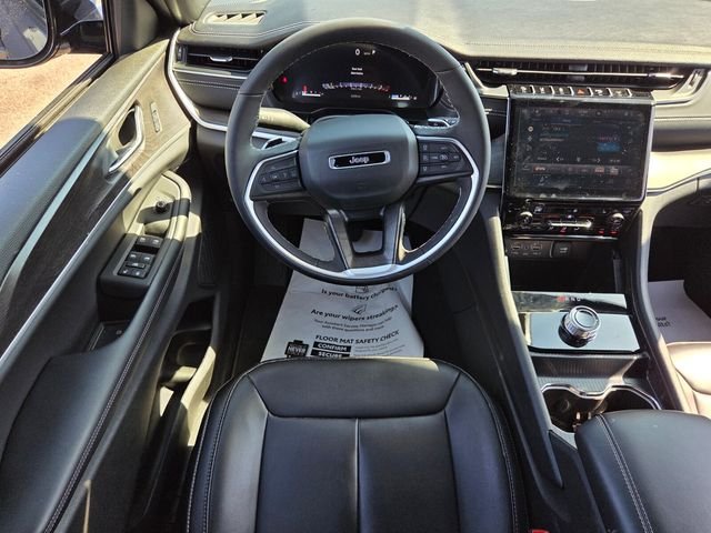 Used 2025 Gray Jeep Limited image 7