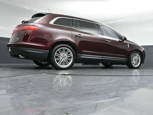 Used 2019 Burgundy Velvet Metallic Tinted Clearcoat Lincoln Reserve image 44