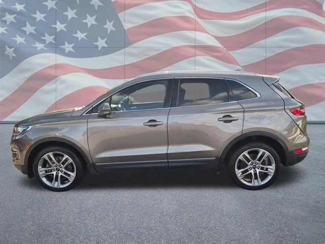 Used 2017 Silver Lincoln Reserve image 6