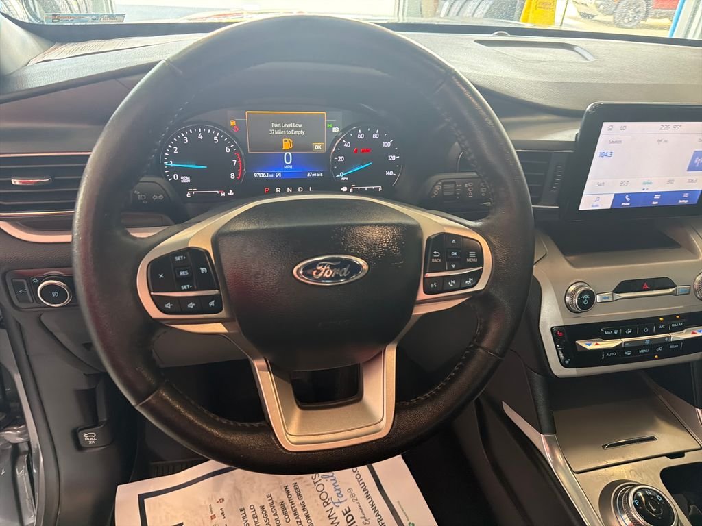 Used 2023 Gray Ford XLT image 17