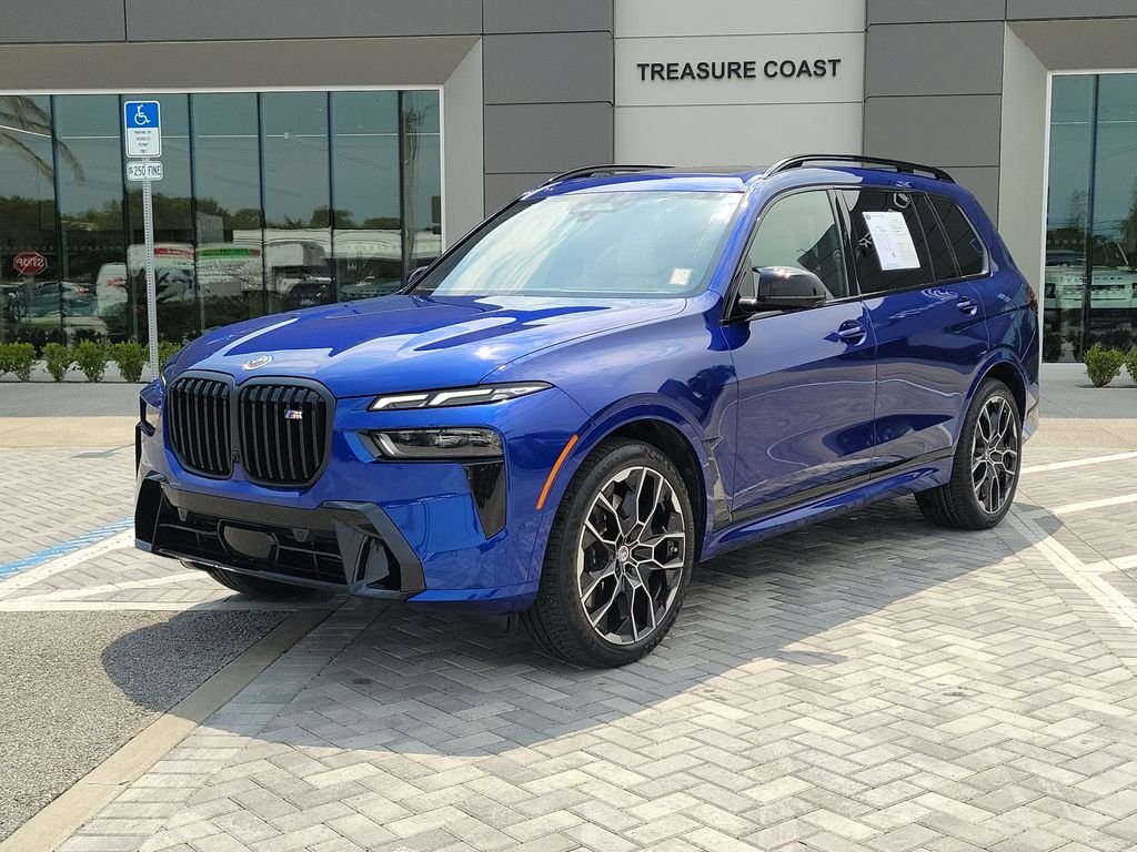 2023 BMW X7 M60i's photo