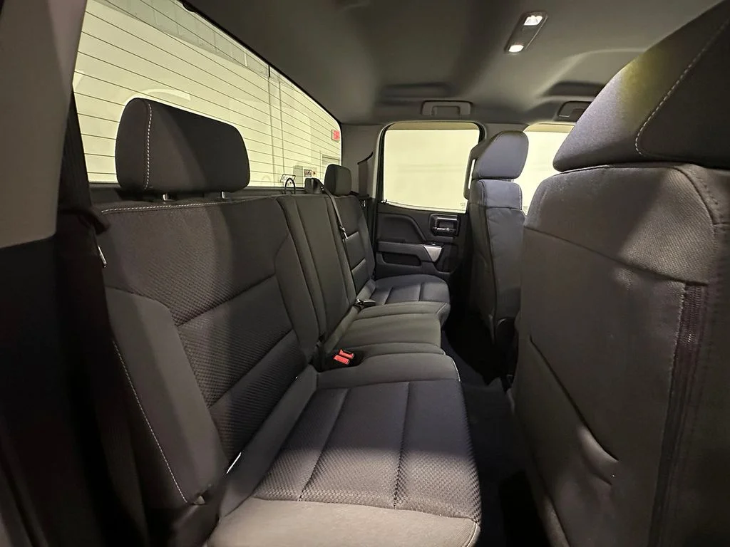 Used 2019 Silver Chevrolet LT image 26