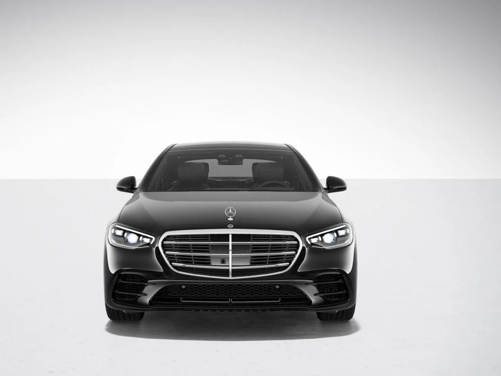 Used 2025 Black Mercedes-Benz S 580e image 7