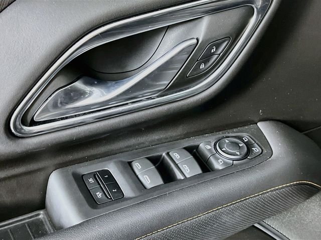 2023 GMC Yukon AT4 - Photo 9