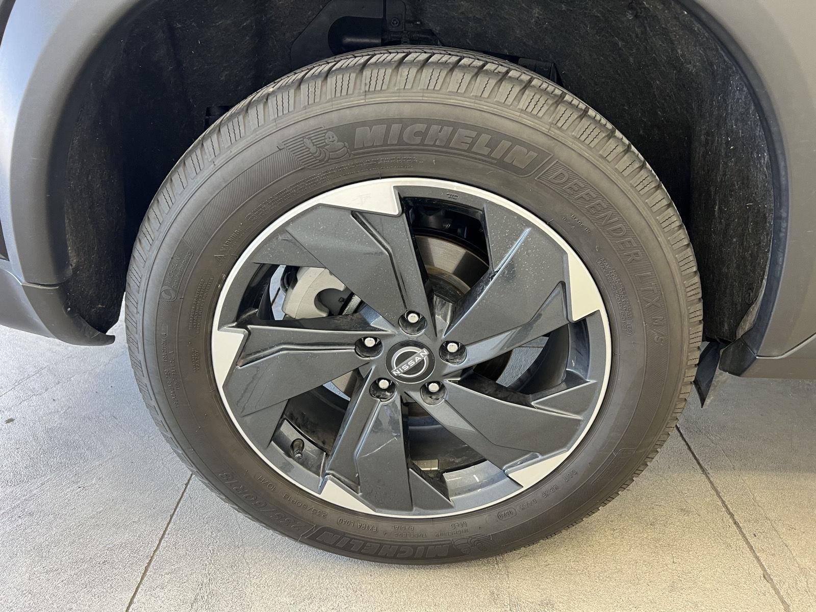 2025 Nissan Rogue SV - Photo 9