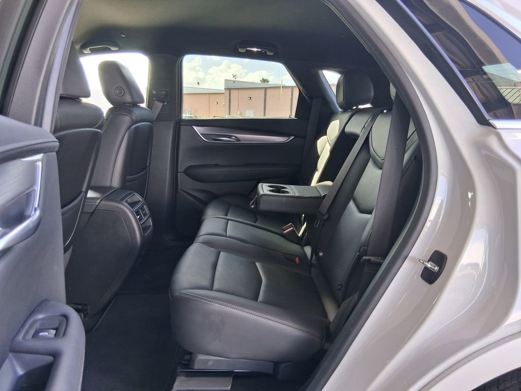 Used 2022 Crystal White Tricoat Cadillac Luxury image 22