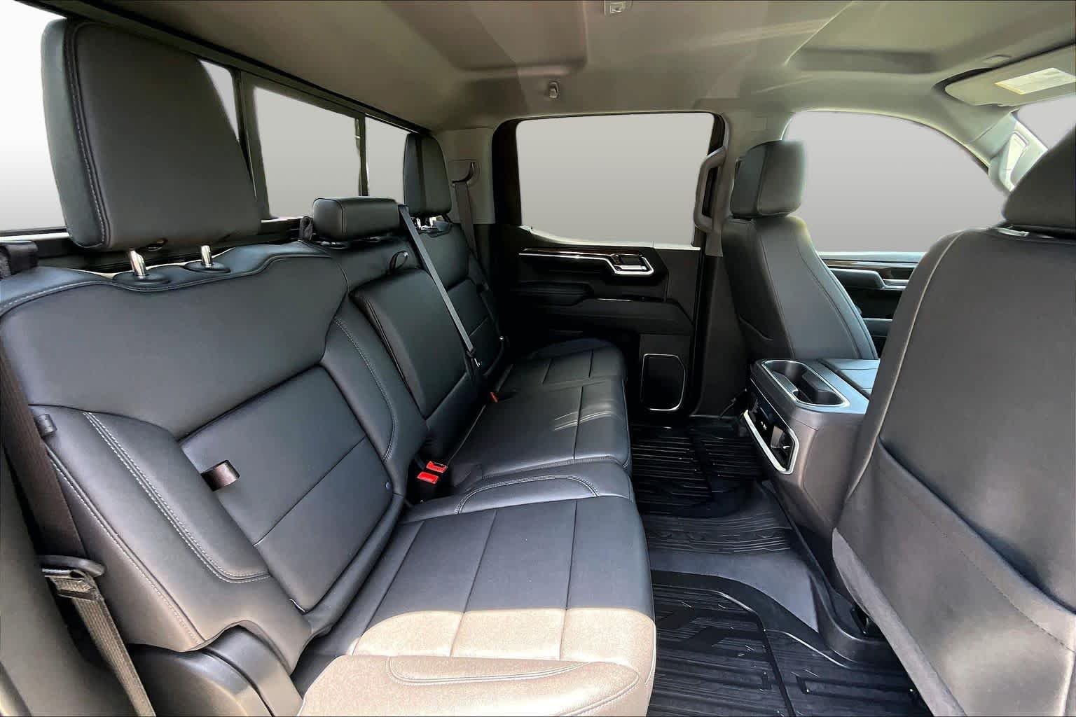 Used 2026 Summit White GMC Elevation image 20