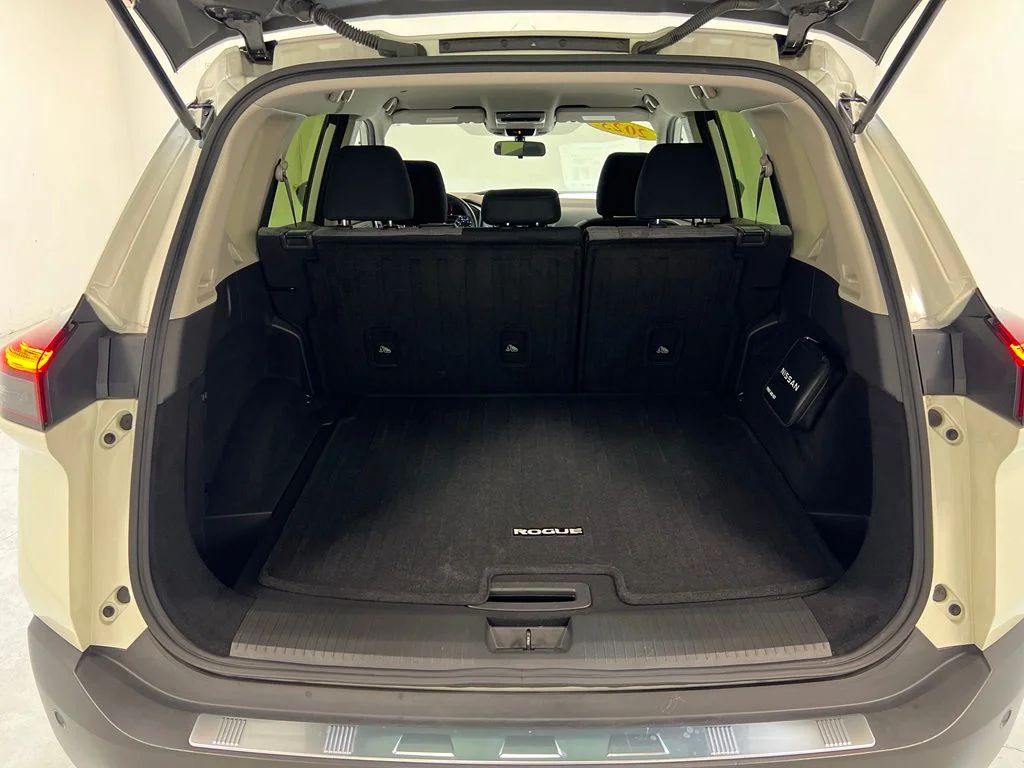Used 2023 White Nissan SV image 29