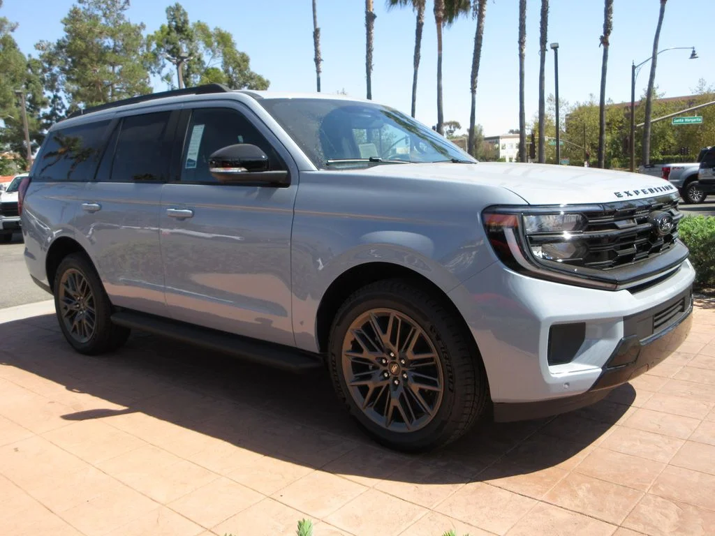 New 2026 Glacier Gray Metallic Tri-Coat Ford Platinum image 7