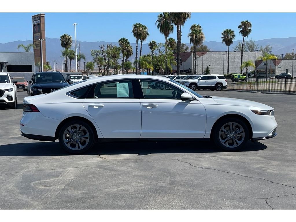 Used 2026 Platinum White Pearl Honda EX-L image 7