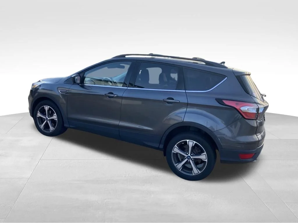 Used 2018 Gray Ford SEL image 19