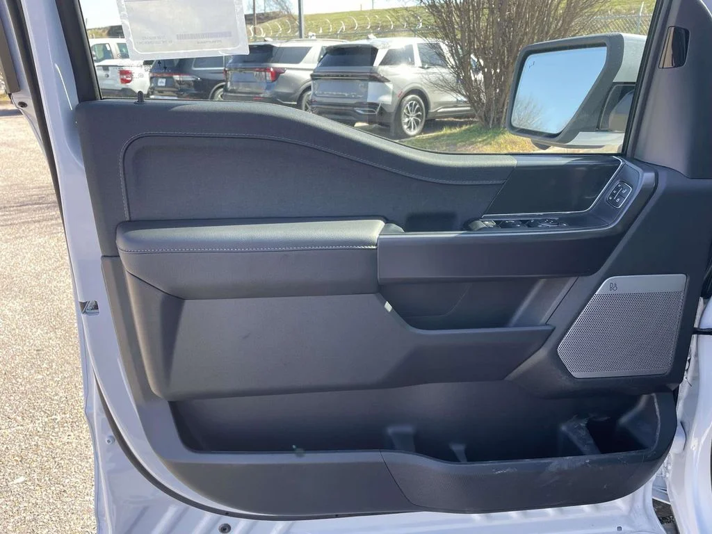 New 2026 Oxford White Ford Lariat® image 15