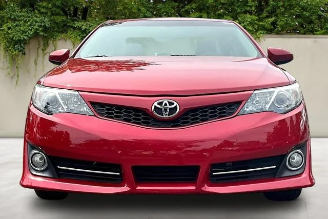 Used 2014 Toyota Camry SE with VIN 4T1BF1FK1EU742859 for sale in Beachwood, OH