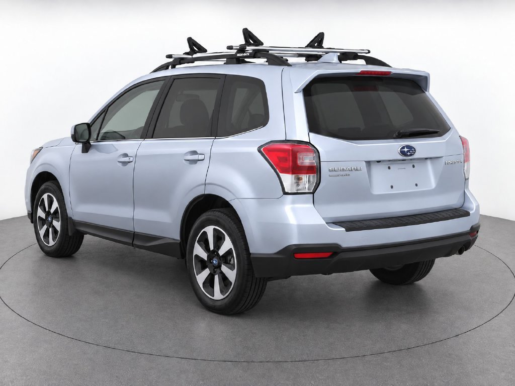 Used 2018 Silver Subaru 2.5i Premium image 3