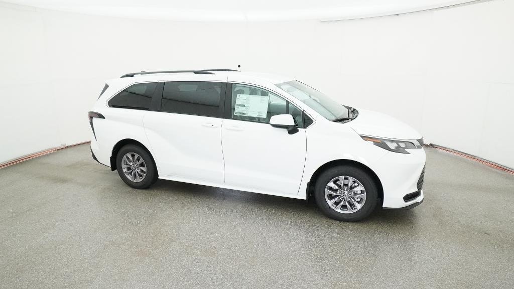 New 2026 Ice Cap Toyota LE image 7