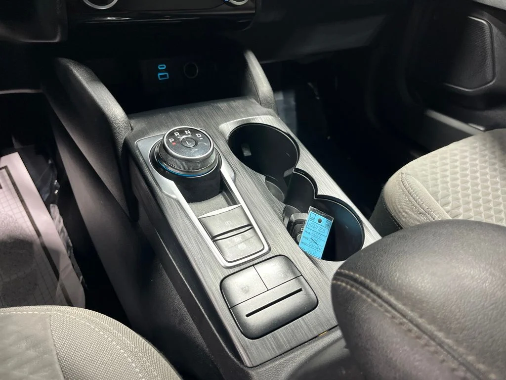 Used 2022 Gray Metallic Ford SE image 27