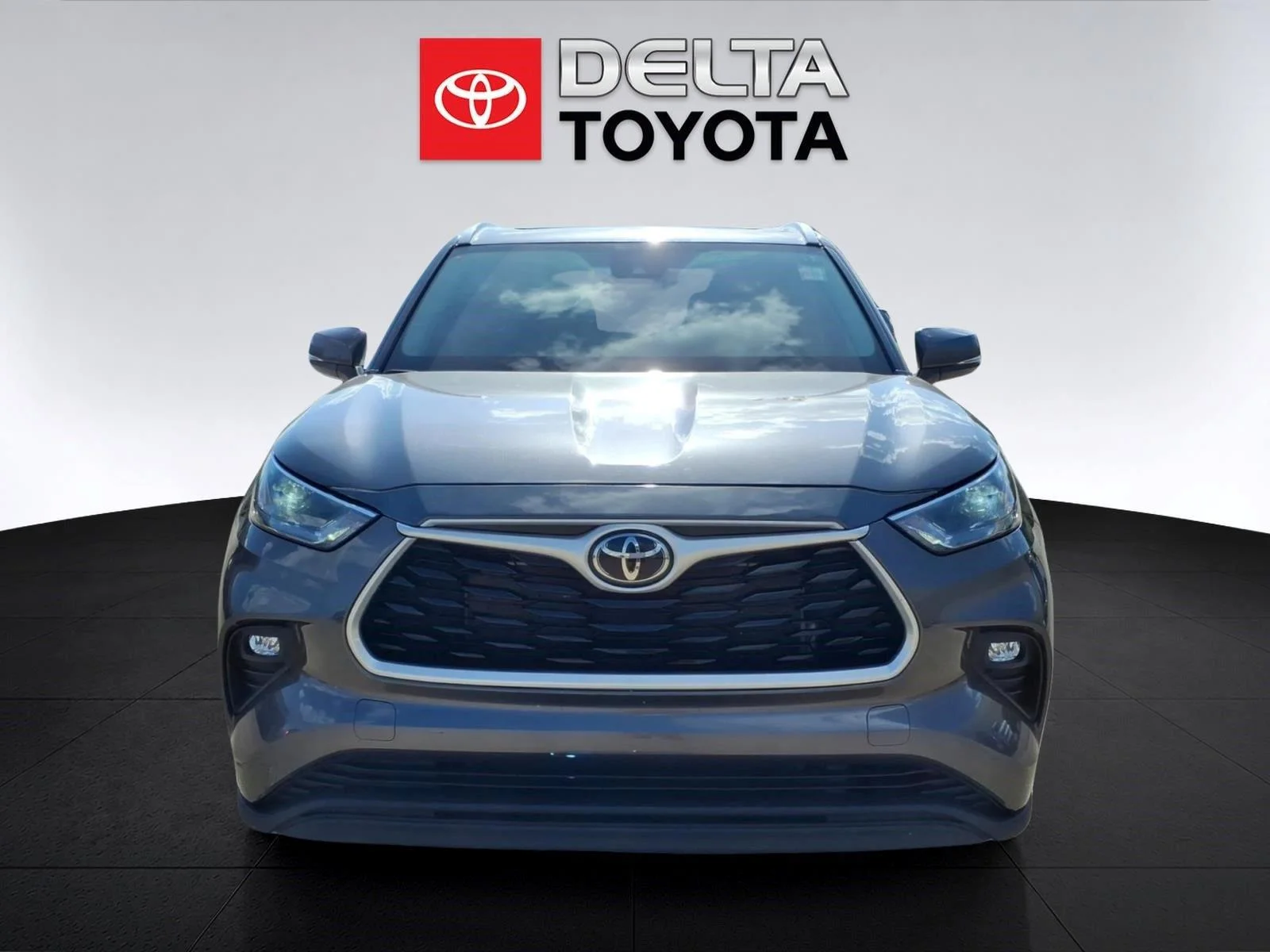 Used 2022 Magnetic Gray Metallic TOYOTA SUV image 8