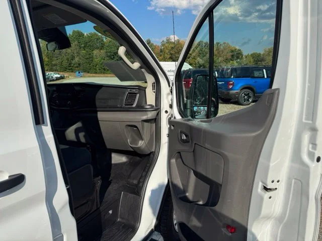Used 2025 White Ford Base image 13