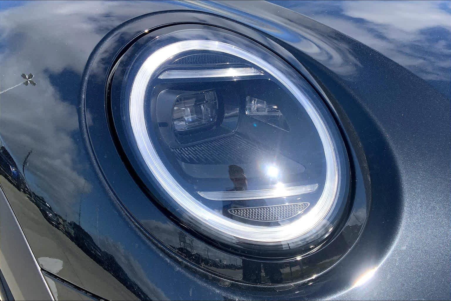 New 2026 Midnight Black II Metallic MINI Iconic image 13