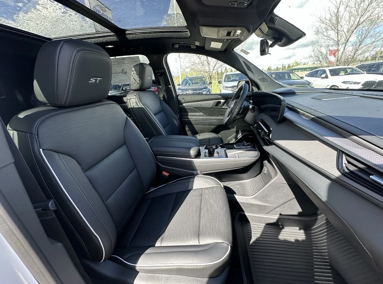 New 2026 Iridescent White Tricoat Buick Sport Touring image 18