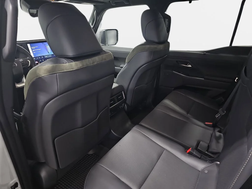 New 2026  Lexus 550 Overtrail+ image 11