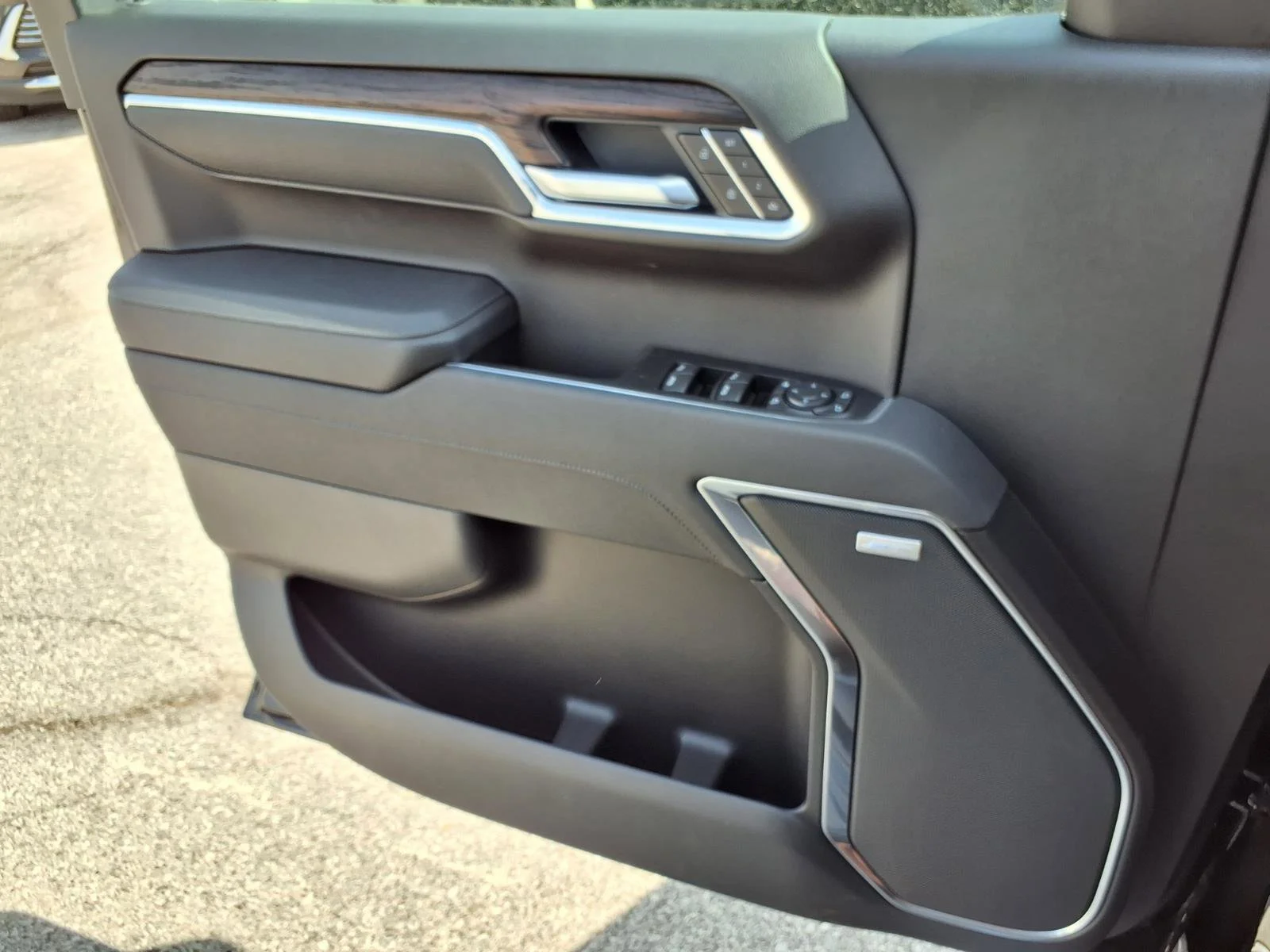 2026 GMC Sierra 1500 SLT - Photo 16