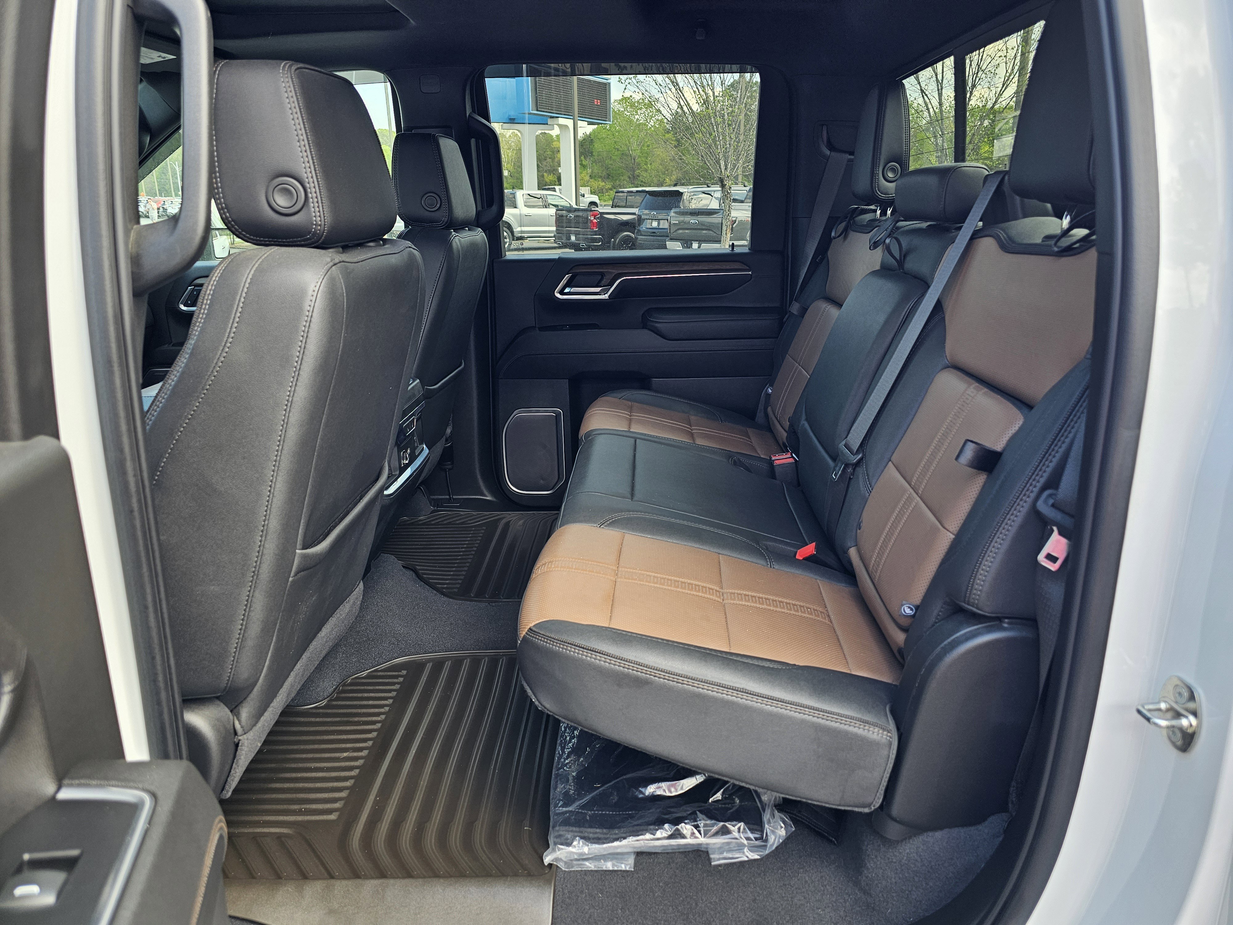 2024 Chevrolet Silverado 3500HD High Country - Photo 33