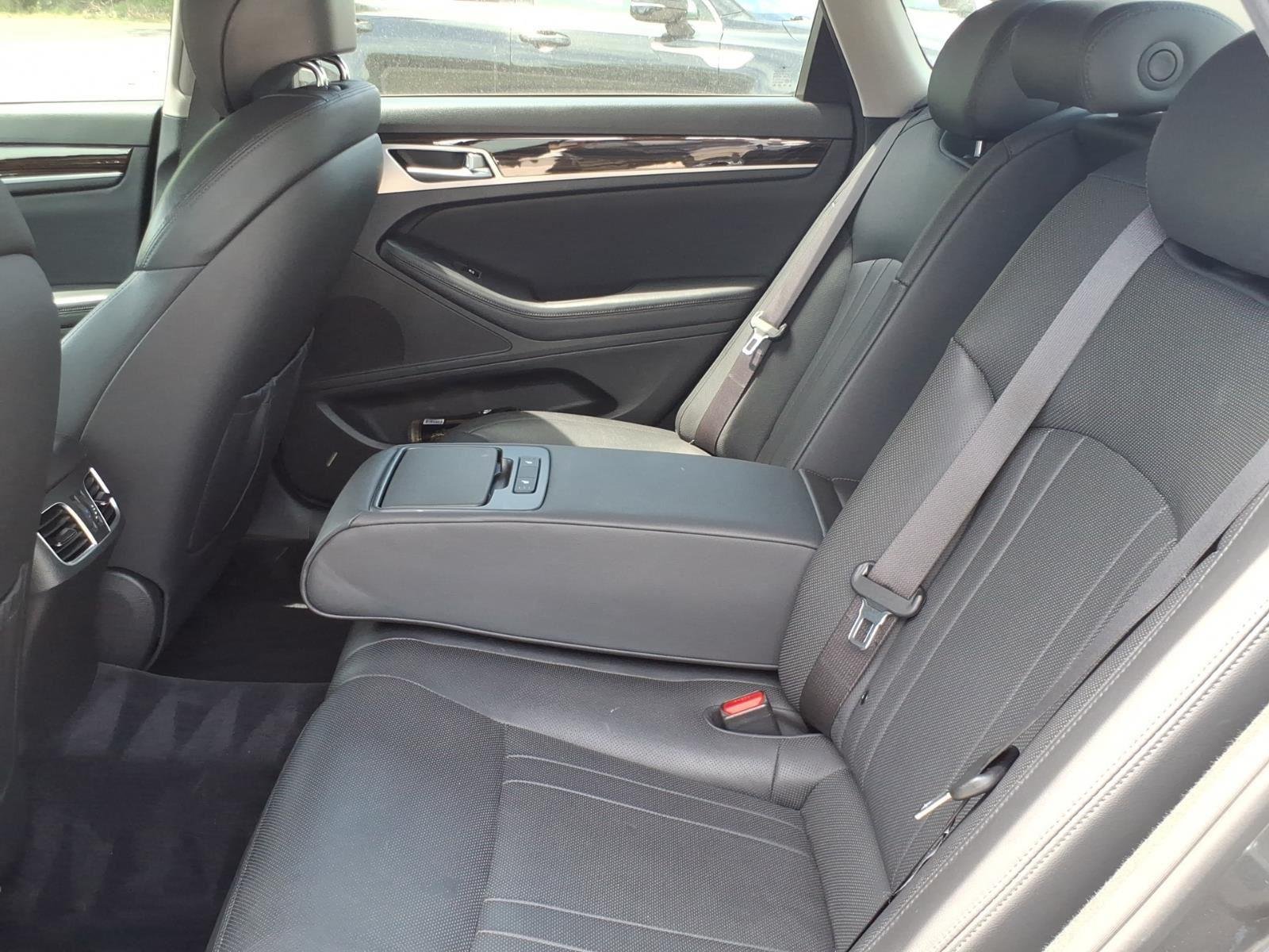 Used 2020 Himalayan Gray Genesis 3.8L image 22