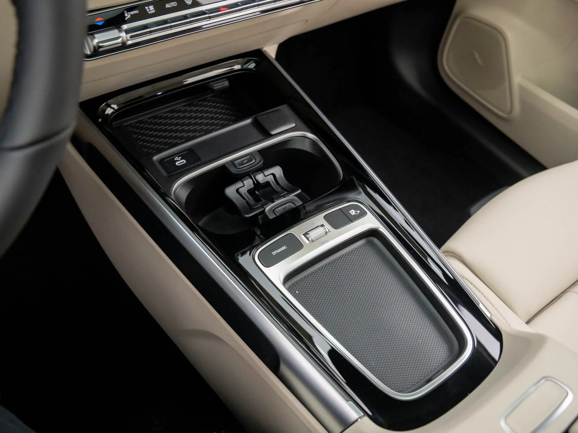 New 2026 White Mercedes-Benz GLB 250 image 12