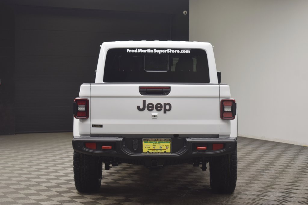 New 2026 Bright White Clear-Coat Exterior Paint Jeep Rubicon image 13