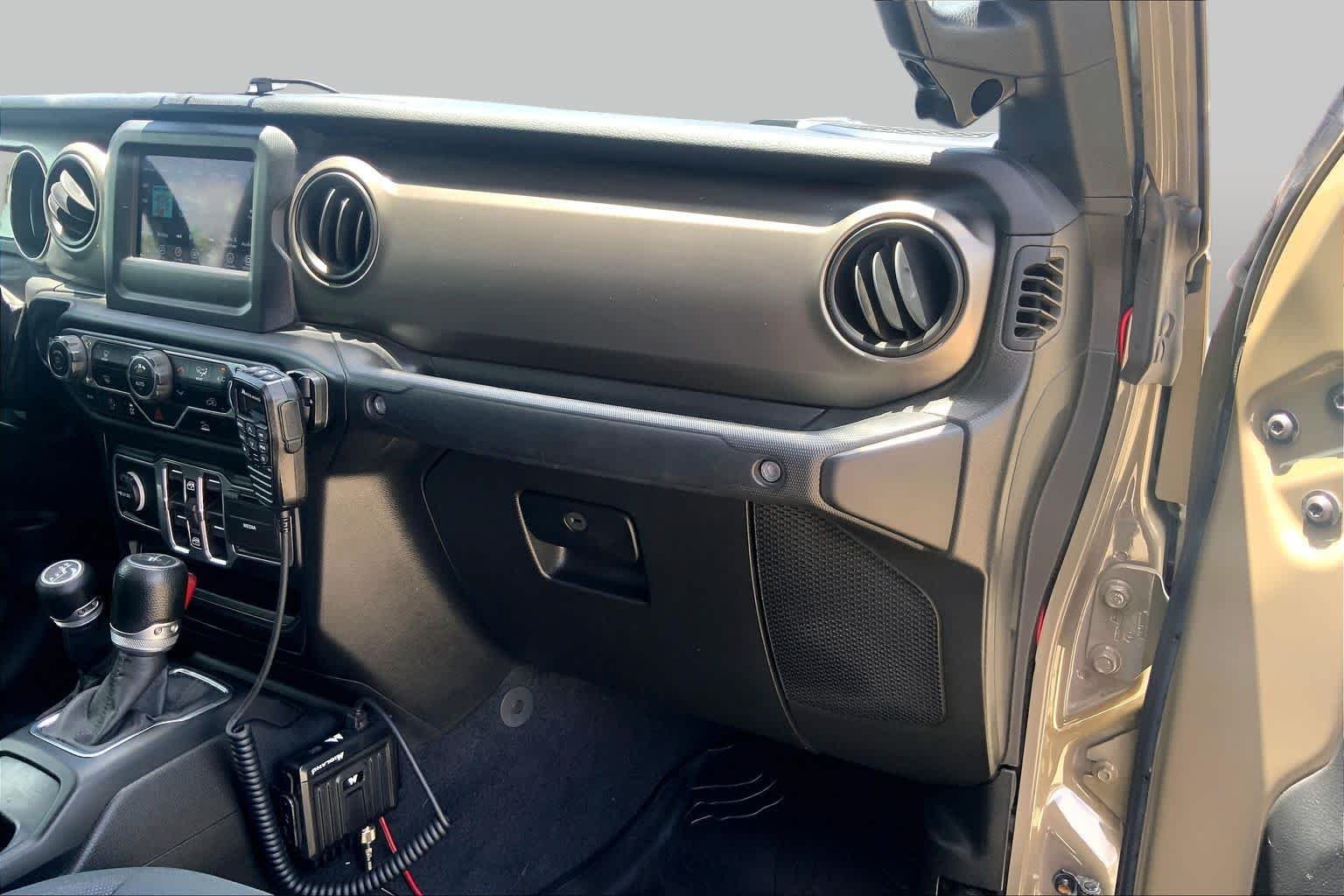 Used 2020 Gator Clearcoat Jeep Sport S image 17