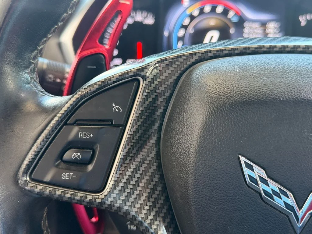 Used 2019 White Chevrolet Stingray image 17